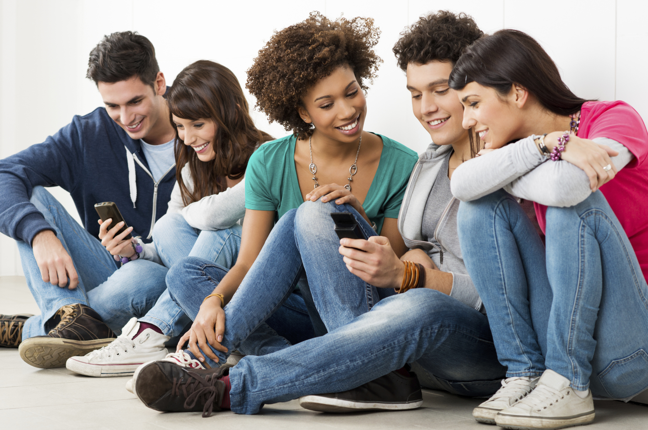 MILLENNIALS, UNA REALIDAD O UN MITO MILLENNIALS, UNA REALIDAD O UN MITO
